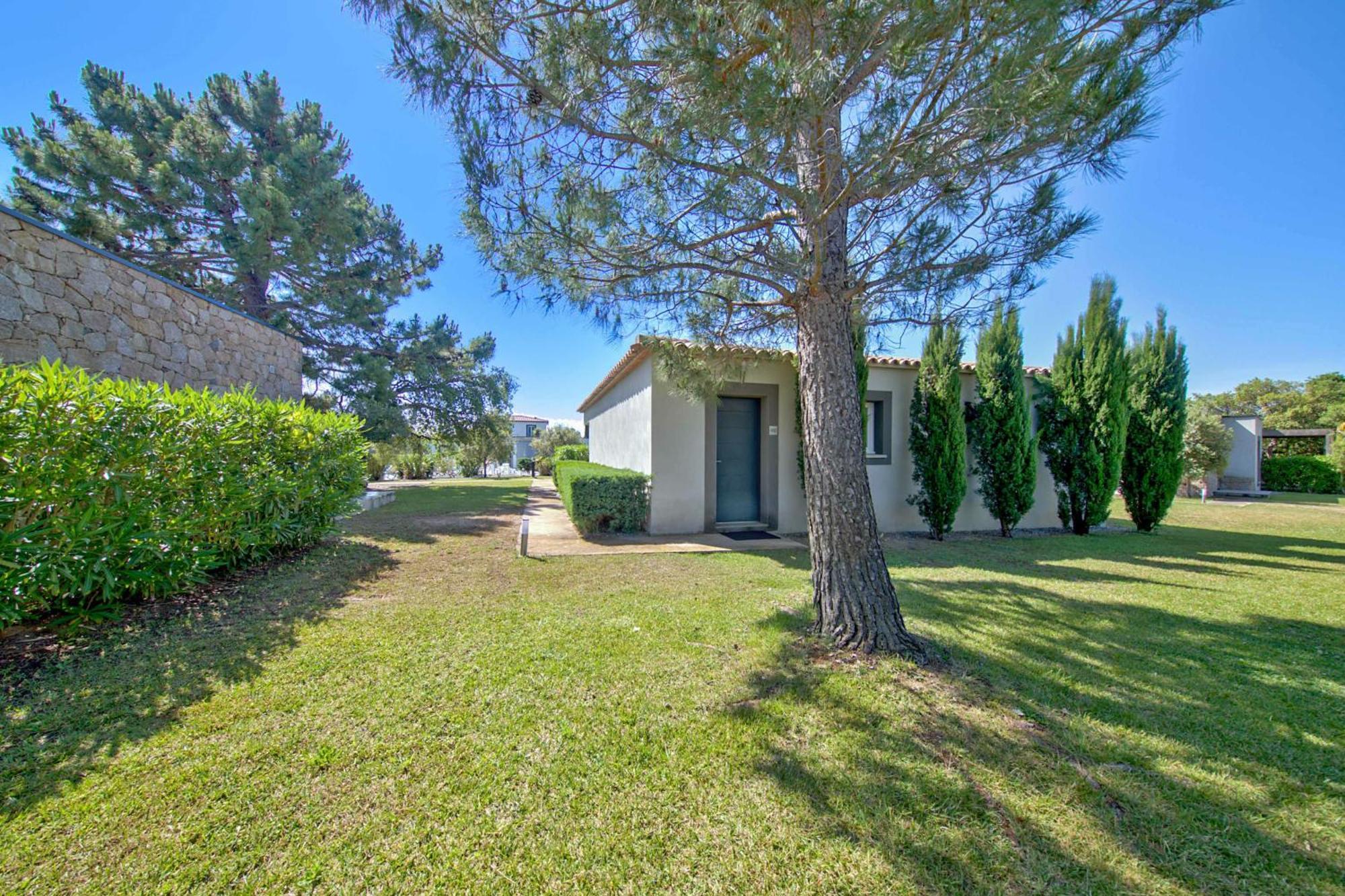 Residence Pierre & Vacances Premium Les Villas De Porto-Vecchio Exterior photo